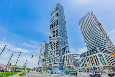 Condo Apartment in Vaughan
