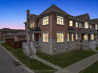 Att/Row/Townhouse in Markham
