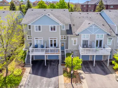 Condo Townhouse in Newmarket