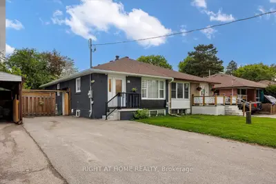 Semi-Detached in Newmarket
