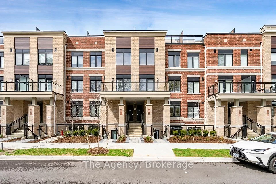 60 Arnold Crescent 2404, Richmond Hill, ON L4C 3R5