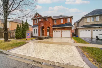 Detached in Markham