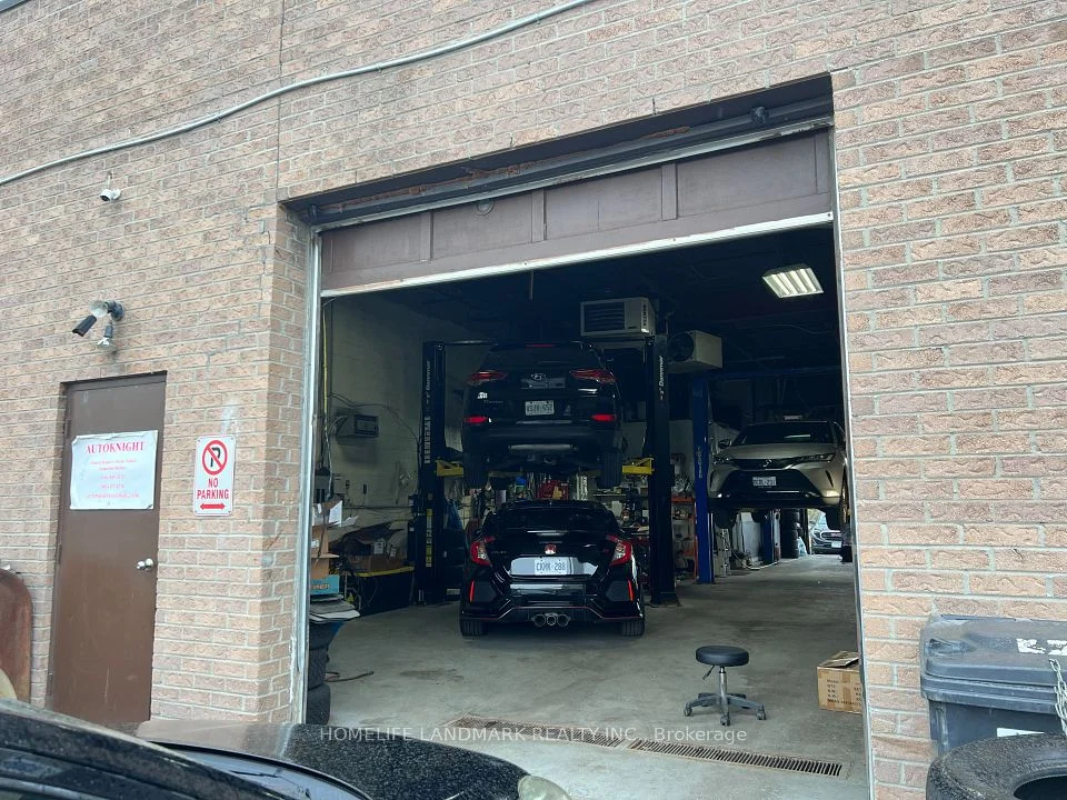 7605 Woodbine Avenue 10, Markham, ON L3R 5V3
