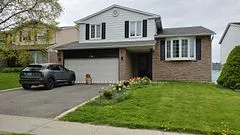 136 Lowe Boulevard, Newmarket, ON L3Y 5T2