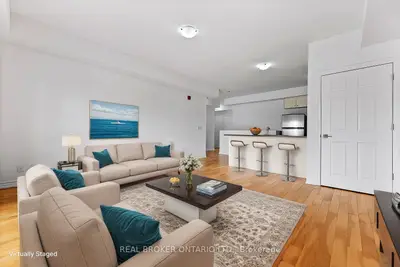 Condo Apartment in Bradford West Gwillimbury