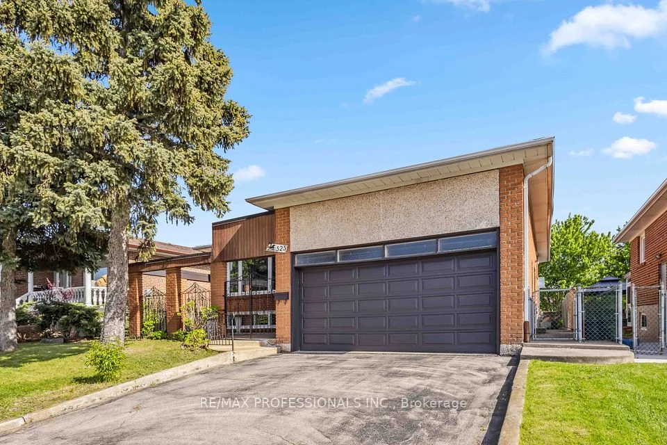 525 Woodbridge Avenue, Vaughan, ON L4L 2T6