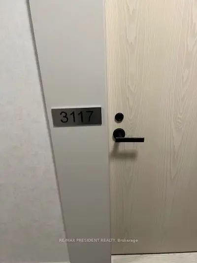 Condo Apartment in Vaughan