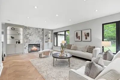 Detached in King
