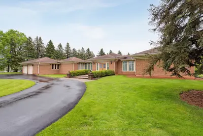Detached in King