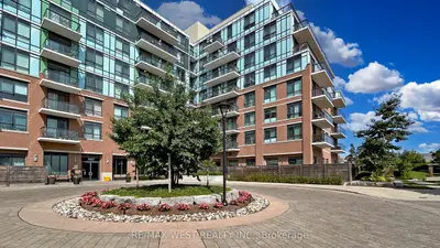 Condo Apartment in Richmond Hill
