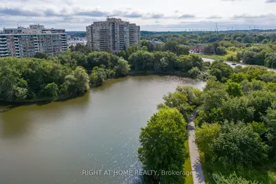Condo Apartment in Markham