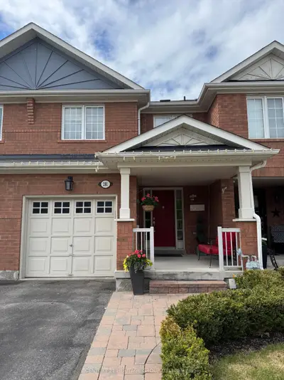 Att/Row/Townhouse in Whitchurch-Stouffville
