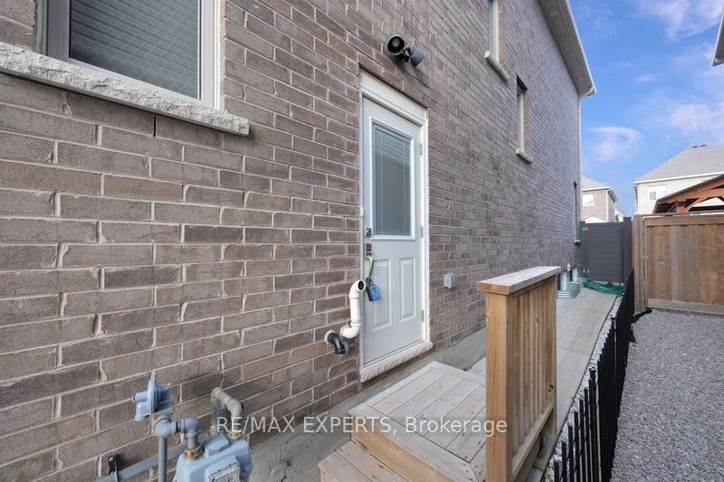 60 Jenkins Avenue Lower, New Tecumseth, ON L0G 1W0