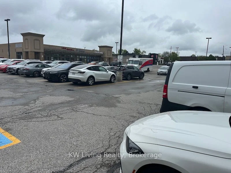 7333 Woodbine Avenue B, Markham, ON L3R 1A7
