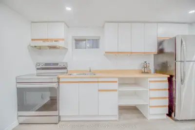 Semi-Detached in Aurora
