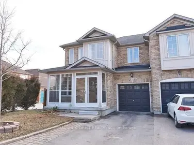Att/Row/Townhouse in Vaughan