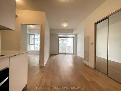 Condo Apartment in Vaughan