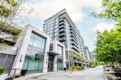 Common Element Condo in Markham