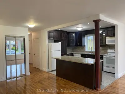 Detached in Richmond Hill