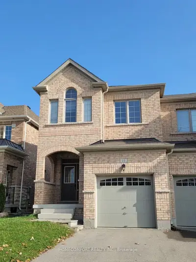Att/Row/Townhouse in Richmond Hill