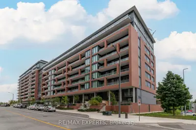 Condo Apartment in Vaughan