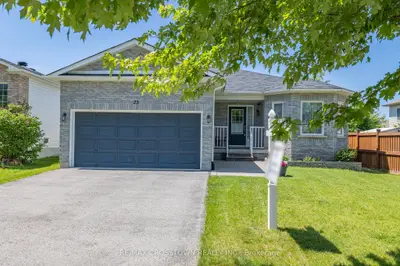 Detached in Essa