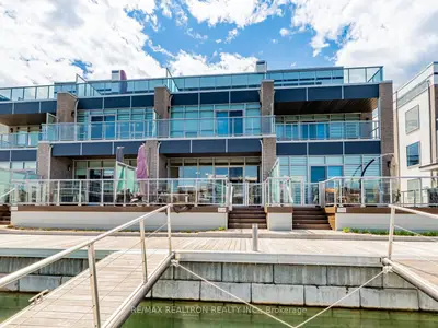 Att/Row/Townhouse in Innisfil