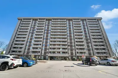 Condo Apartment in Markham