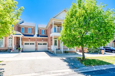 Att/Row/Townhouse in Markham