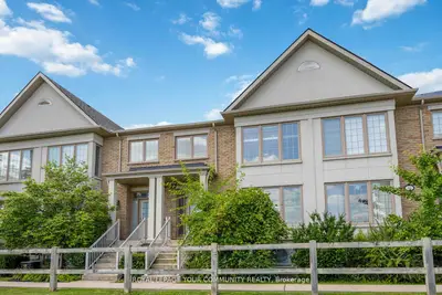 Att/Row/Townhouse in Vaughan