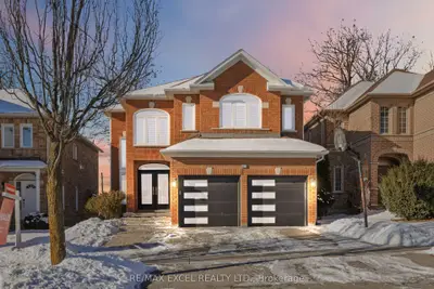 Detached in Richmond Hill