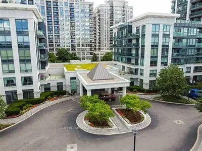 Condo Apartment in Vaughan