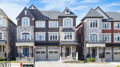 Semi-Detached in Richmond Hill