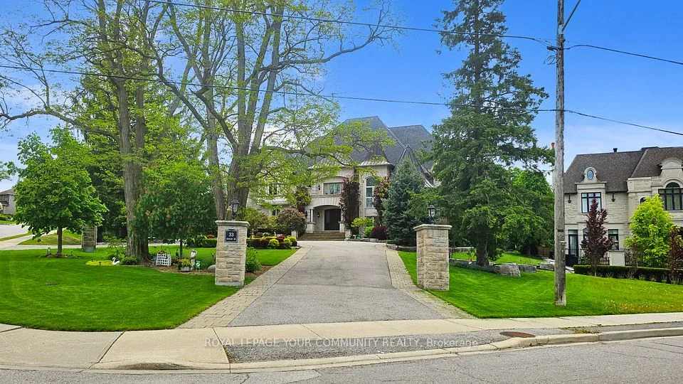 33 Denham Drive, Richmond Hill, ON L4C 6H6