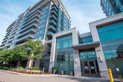 Condo Apartment in Markham