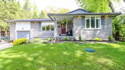 Detached in Essa