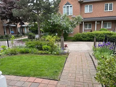 Condo Townhouse in Markham