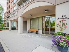 19 Northern Heights Drive 403, Richmond Hill, On L4b 4m4
