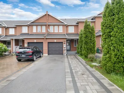 Att/Row/Townhouse in Vaughan