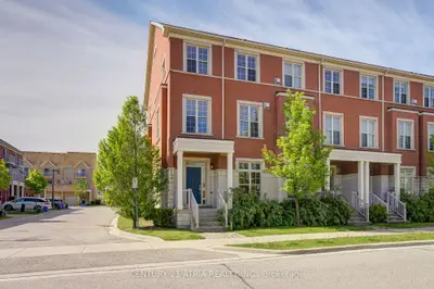 Att/Row/Townhouse in Markham