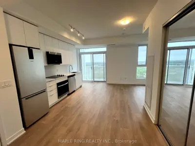 Condo Apartment in Vaughan