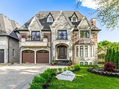 17 Westwood Lane, Richmond Hill, ON L4C 6X4