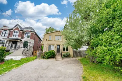 Detached in Richmond Hill