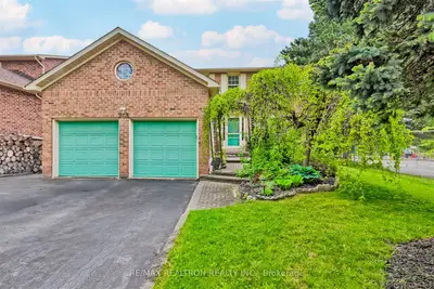 Detached in Aurora
