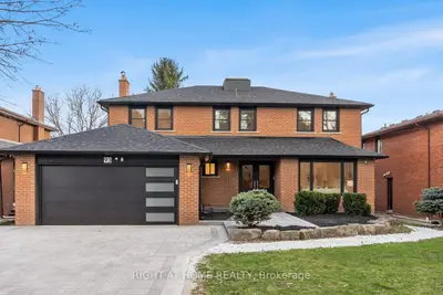 Detached in Richmond Hill