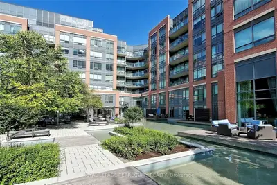 Condo Apartment in Vaughan