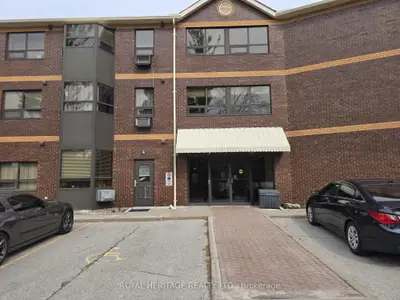 Condo Apartment in East Gwillimbury