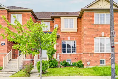 Att/Row/Townhouse in Markham