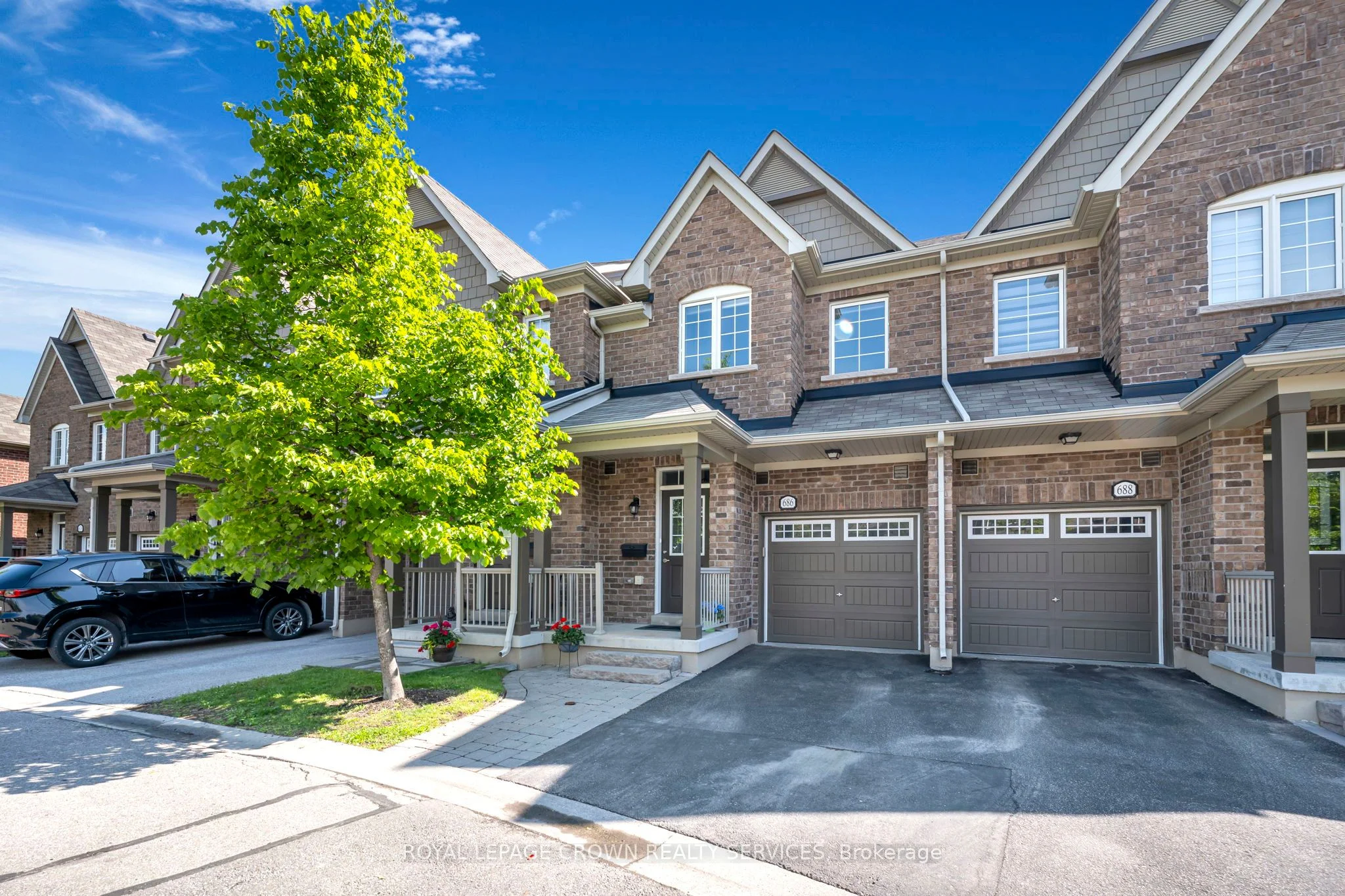 686 Wendy Culbert Crescent 5, Newmarket, ON L3X 0A4