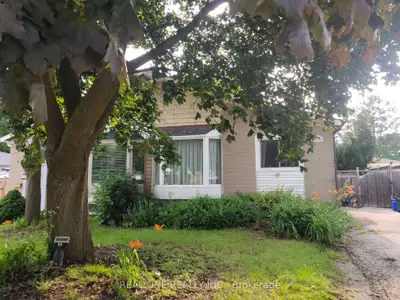 Semi-Detached in Richmond Hill